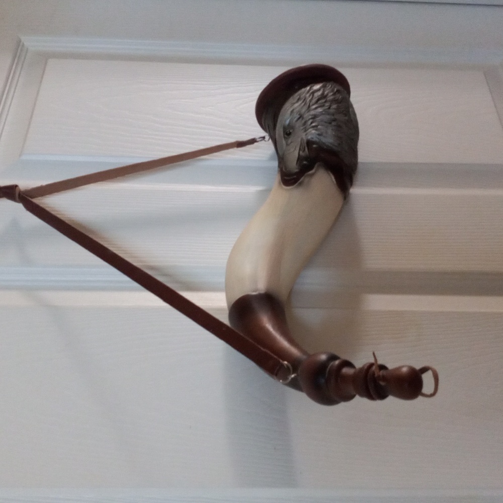 Collectible Powder Horn/Flasks - Picture 3 of 8